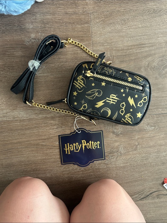 Warner Bros. Handbags - NWT Harry Potter Black & Gold Mini Crossbody Bag